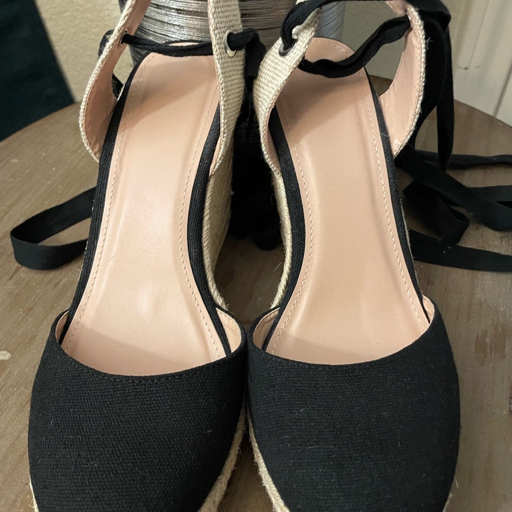 Amazon Black and Cream Women's Espadrilles